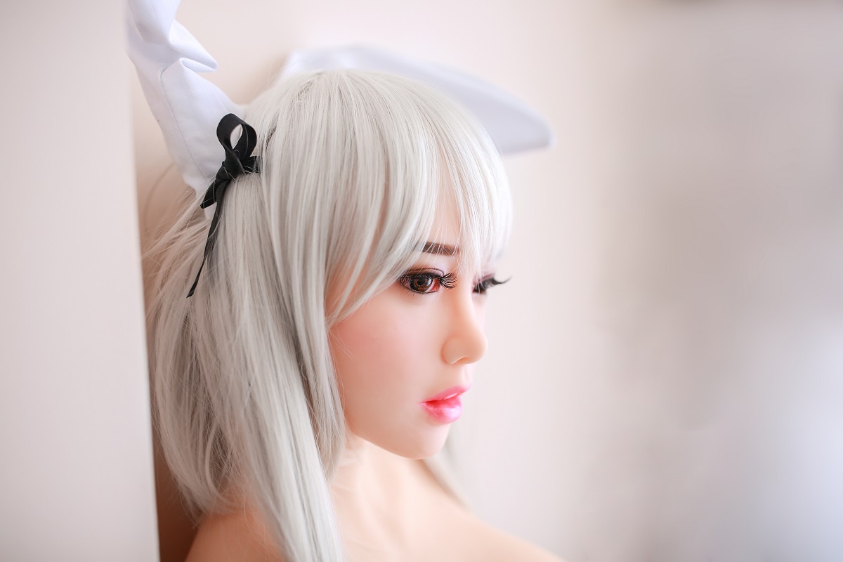158cm Fair Brown Eyes · Large Bust